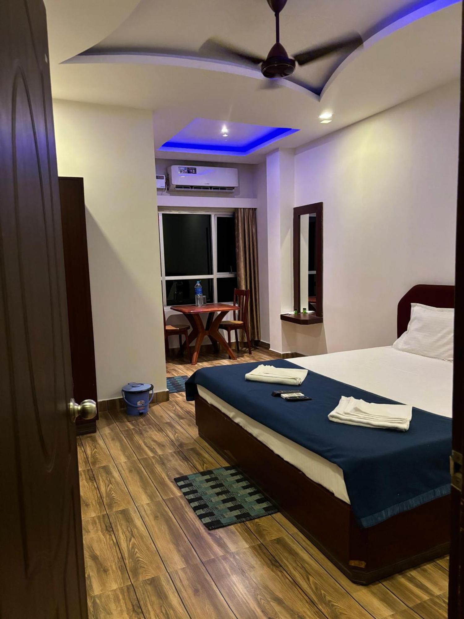 The Tamarind Tree Hotel & Restaurant Shadipur 외부 사진