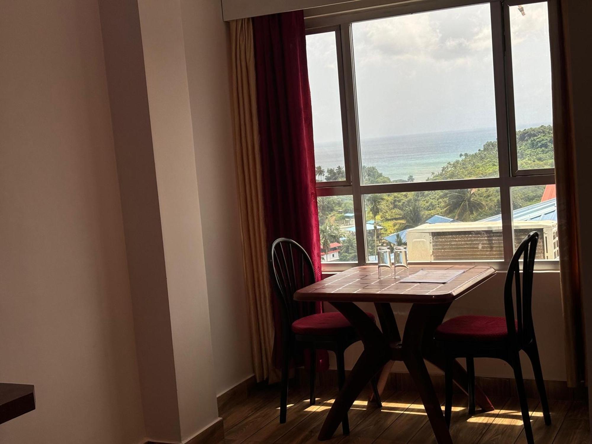 The Tamarind Tree Hotel & Restaurant Shadipur 외부 사진